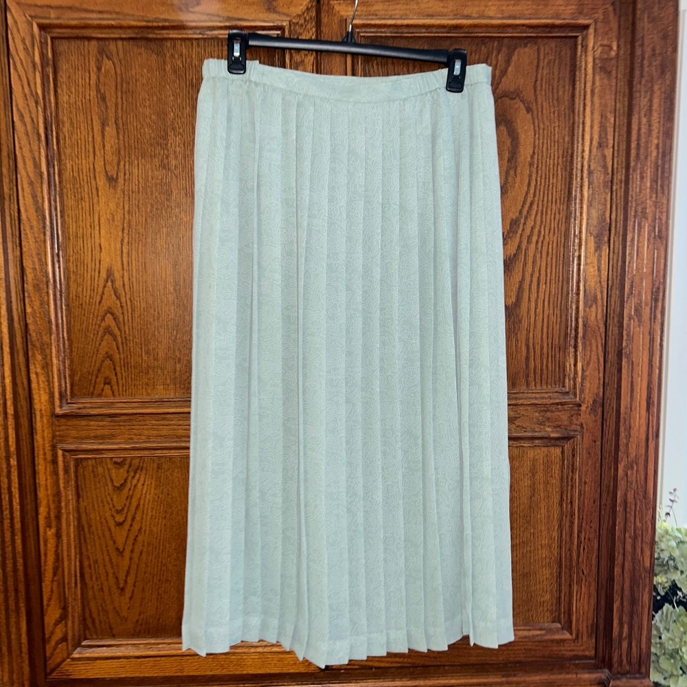 Talbot’s Pale Mint Green W/white Paisley Pattern Pleated MIDI Skirt Size 18